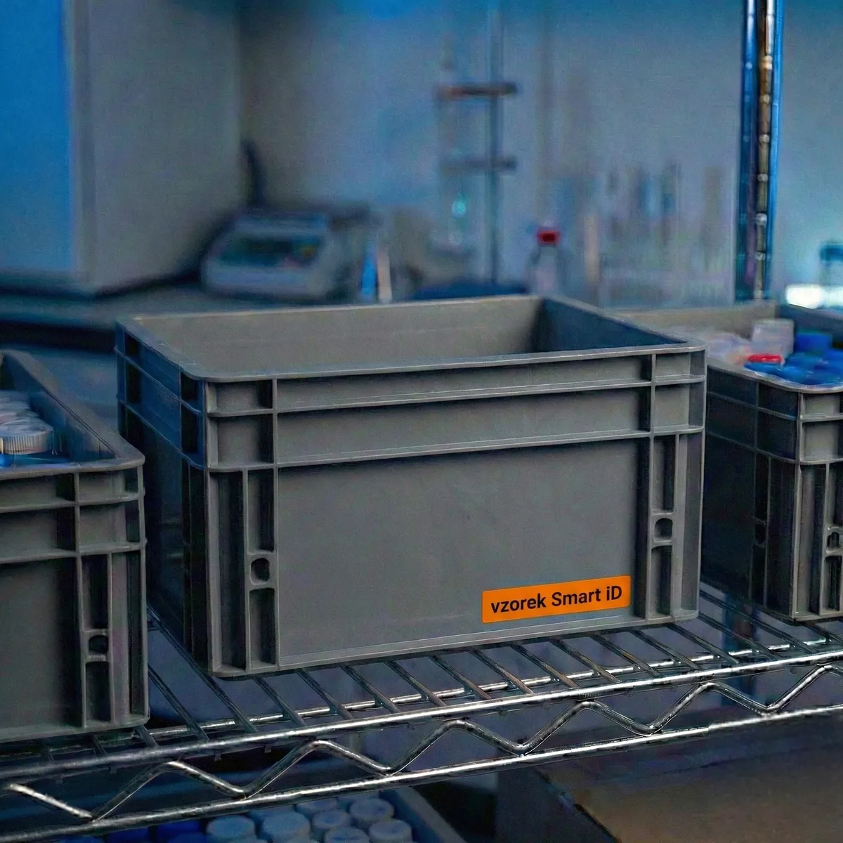 Oranožový vinylový pás v laboratoři